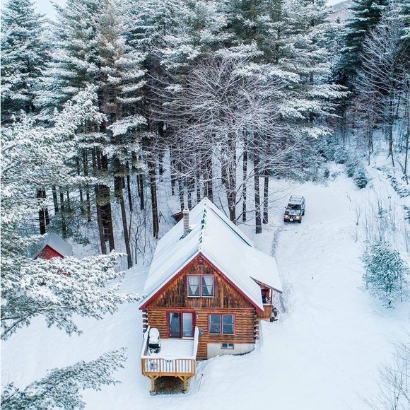 Vintage Sweaters - CABIN LIFE is everything ⭐️✨✨